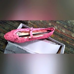 Women's laced shoes